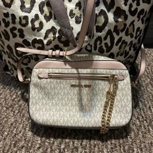 Michael kors crossbody